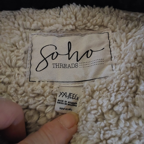 🌺 Unisex Soho Threads Red Plaid Sherpa-Lined Jacket - Picture 9 of 12